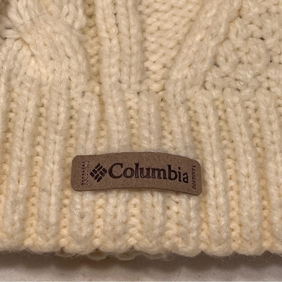 COLUMBIA WHITE FLORAL KNIT BEANIE HAT WOMEN'S one size - Picture 3 of 5